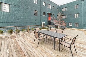 Vintage Elegance - Condo Steps Away From Casino