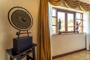 Cozy 3 BR Pool Villa close to Town CV3L