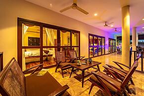 Cozy 3 BR Pool Villa close to Town CV3L