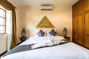 Cozy 3 BR Pool Villa close to Town CV3L