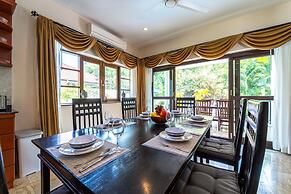 Cozy 3 BR Pool Villa close to Town CV3L