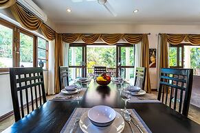 Cozy 3 BR Pool Villa close to Town CV3L