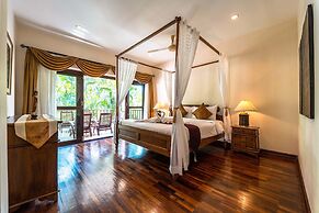 Cozy 3 BR Pool Villa close to Town CV3L