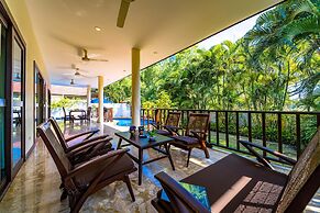 Cozy 3 BR Pool Villa close to Town CV3L