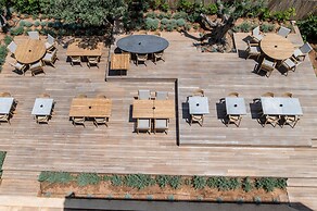 Alissachni SeaSide Hotel