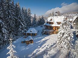 Rich Witch Villa&SPA