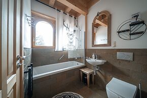 Rich Witch Villa&SPA