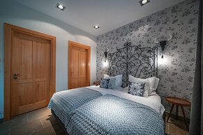 Rich Witch Villa&SPA