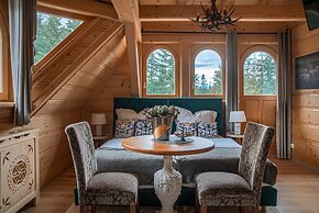 Rich Witch Villa&SPA