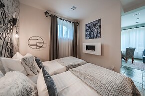 Rich Witch Villa&SPA