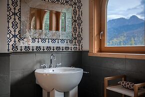 Rich Witch Villa&SPA