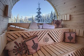 Rich Witch Villa&SPA