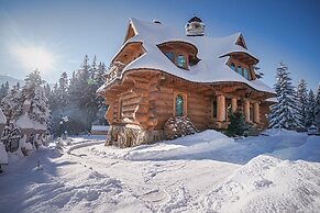 Rich Witch Villa&SPA