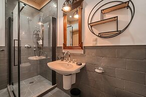 Rich Witch Villa&SPA