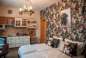 Rich Witch Villa&SPA