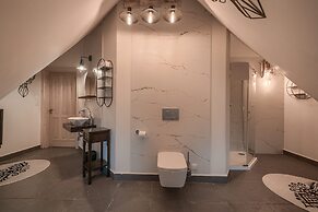 Rich Witch Villa&SPA