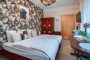 Rich Witch Villa&SPA