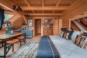 Rich Witch Villa&SPA