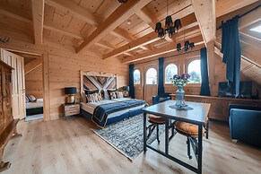 Rich Witch Villa&SPA