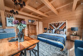 Rich Witch Villa&SPA