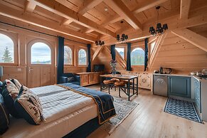 Rich Witch Villa&SPA