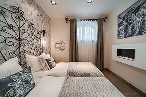 Rich Witch Villa&SPA