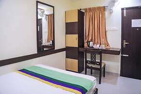 Treebo Naaz Royal