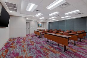 Home2 Suites by Hilton Las Vegas Southwest I-215 Curve