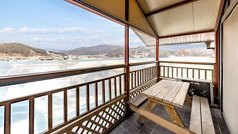 Gapyeong Walkingoncloud Pension&glamping