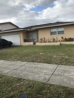 Cozy Guest House Florida Tamarac