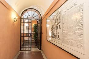 Diana in Pantheon Apartment