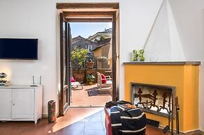 Chiara in Pantheon Apartment With Terrace