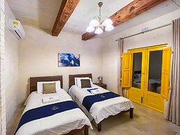 Amazing 4 Bedroom Holiday Home With Infinity Pool