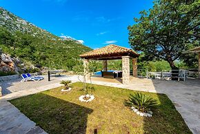 Hedera Estate, Villa Hedera XIV