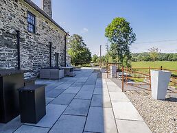 Plas Glan Yr Afon