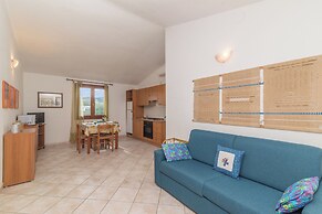 Il Glicine 1.5 Km From The Beach