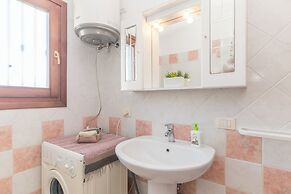 Il Glicine 1.5 Km From The Beach