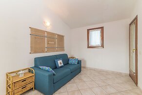 Il Glicine 1.5 Km From The Beach