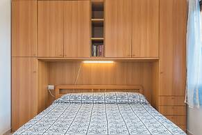 Il Glicine 1.5 Km From The Beach