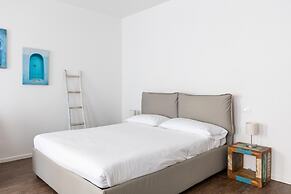 Largo Molina Studio III by Wonderful Italy