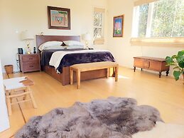 CHIC & EXCLUSIVE HOME