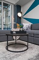 Peter St - Downtown Suite with Balcony