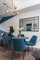 Peter St - Downtown Suite with Balcony