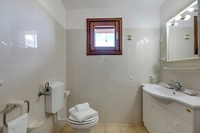 I Fari 48 600mt From The Beach