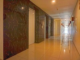 Super OYO 91139 Skyland Bogorienze Apartment