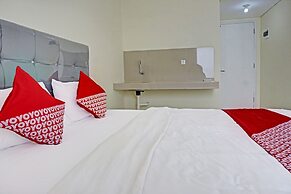 Super OYO 91139 Skyland Bogorienze Apartment