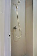 Super OYO 91139 Skyland Bogorienze Apartment