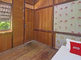 SPOT ON 91799 Sosonopan Homestay Near LANTAMAL VIII MANADO