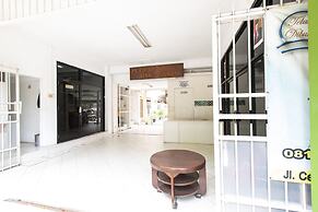 SPOT ON 3961 Fico's Residence Syariah