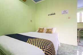 SPOT ON 3961 Fico's Residence Syariah